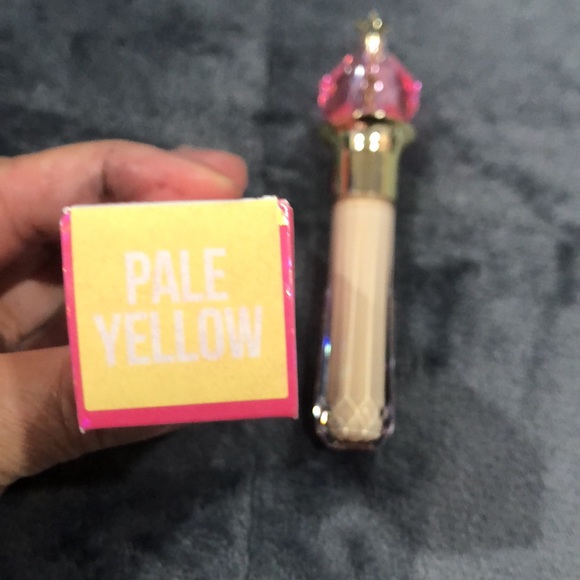 💕NEW JEFFREE STAR CONCEALER/CORRECTOR IN SHADE “PALE YELLOW”💕 - Picture 2 of 4